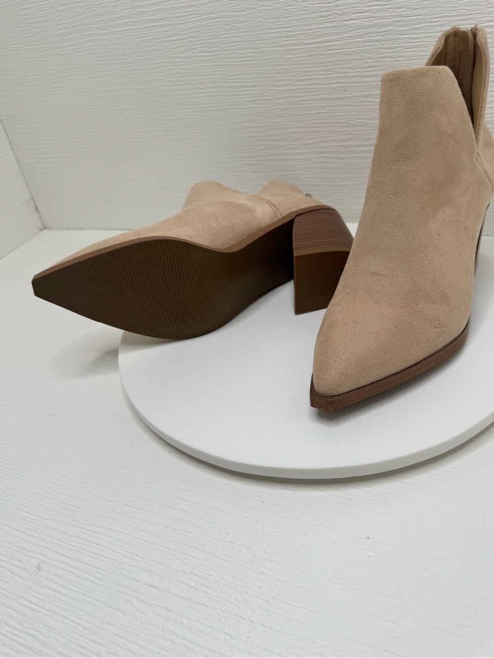 Women’s Pointed Toe Ankle Boots in Beige